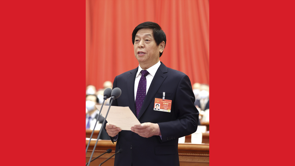 栗战书主持开幕会.jpg
