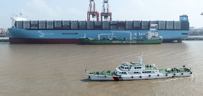 中国首次，绿色甲醇“船对船”加注，每天减少280吨二氧化碳排放
