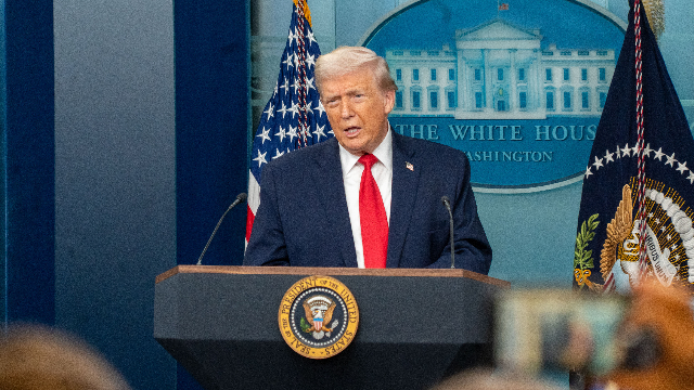 1月20日,美国总统特朗普在白宫出席记者会 (图源:新华社)